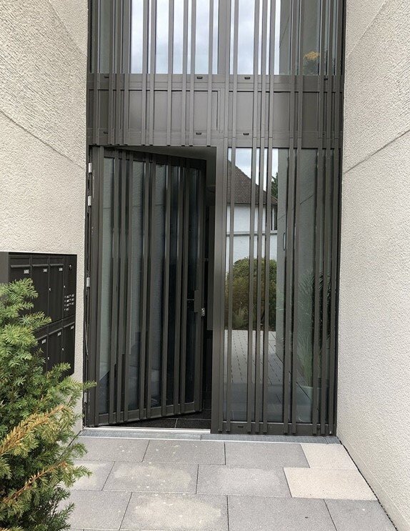 Toplage in Stuttgart-Sonnenberg! Großzügige 3,5 Zi.-EG Wohnung mit Terrasse