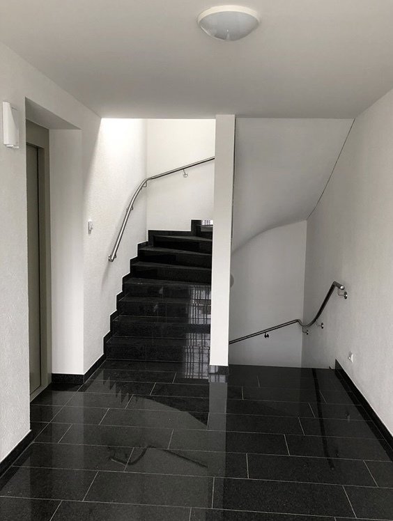 Toplage in Stuttgart-Sonnenberg! Großzügige 3,5 Zi.-EG Wohnung mit Terrasse