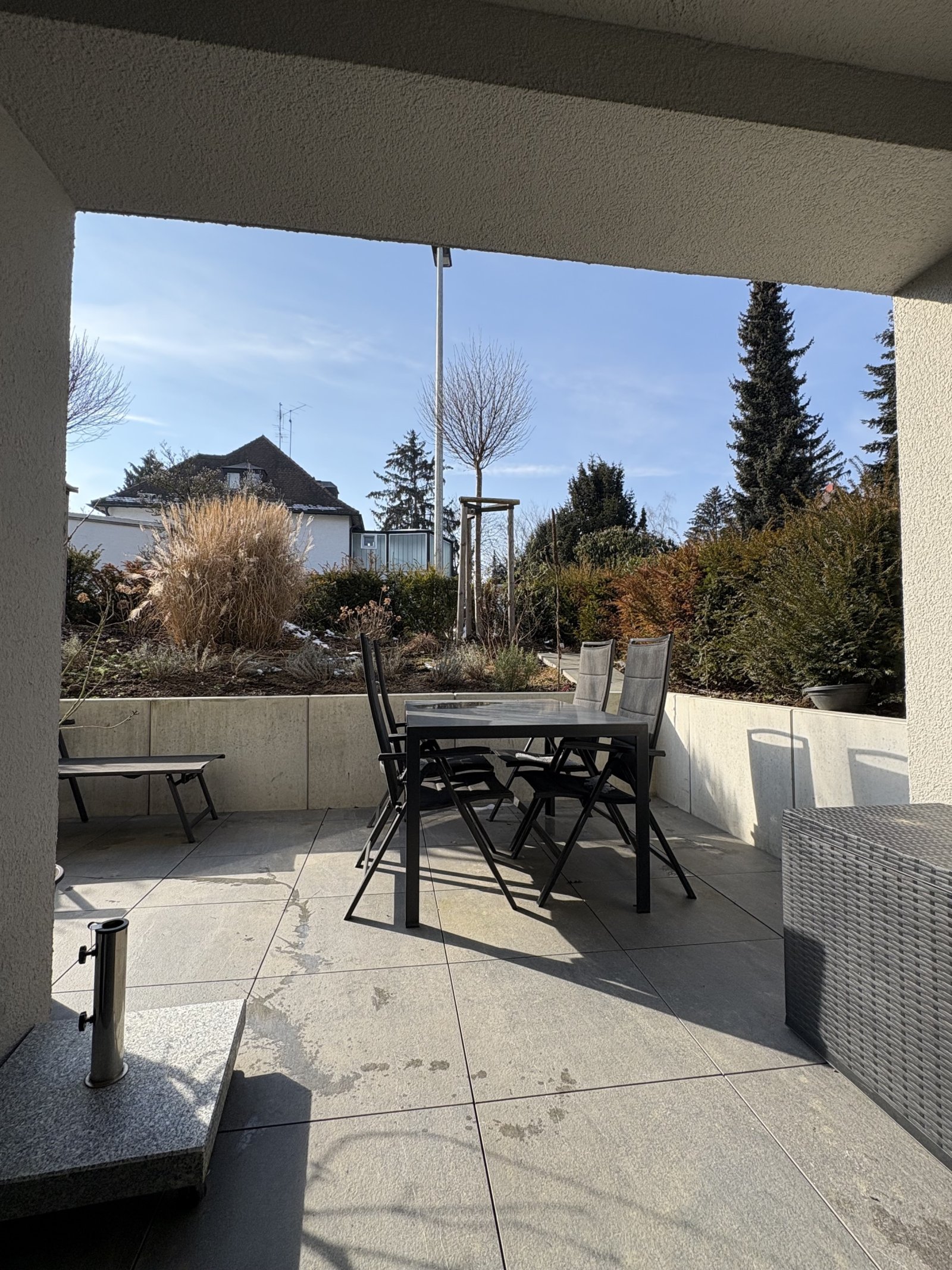 Toplage in Stuttgart-Sonnenberg! Großzügige 3,5 Zi.-EG Wohnung mit Terrasse