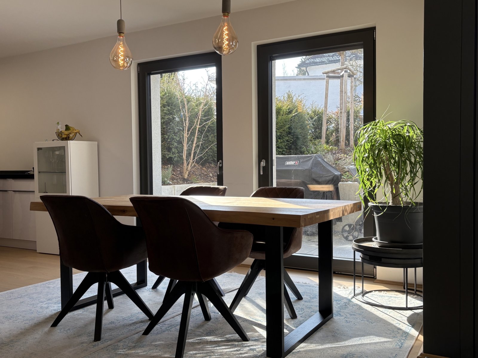 Toplage in Stuttgart-Sonnenberg! Großzügige 3,5 Zi.-EG Wohnung mit Terrasse