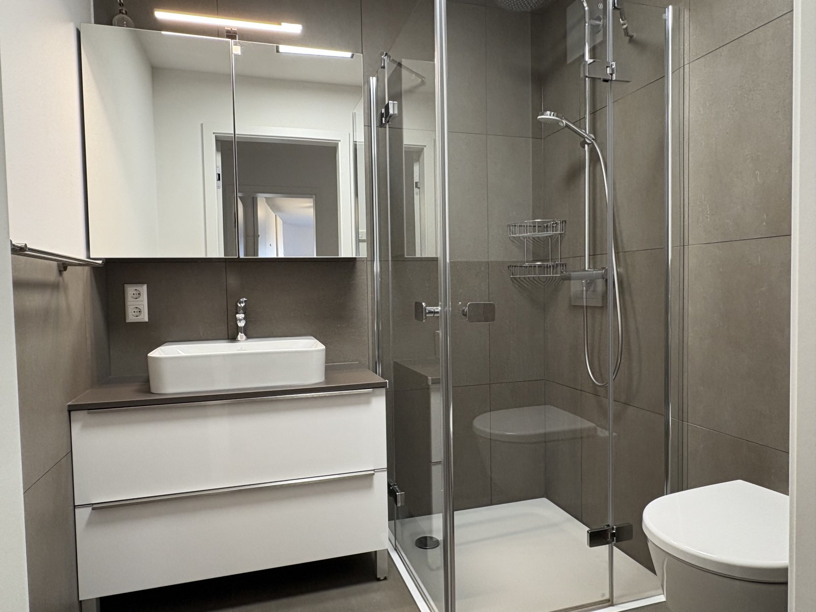 Toplage in Stuttgart-Sonnenberg! Großzügige 3,5 Zi.-EG Wohnung mit Terrasse