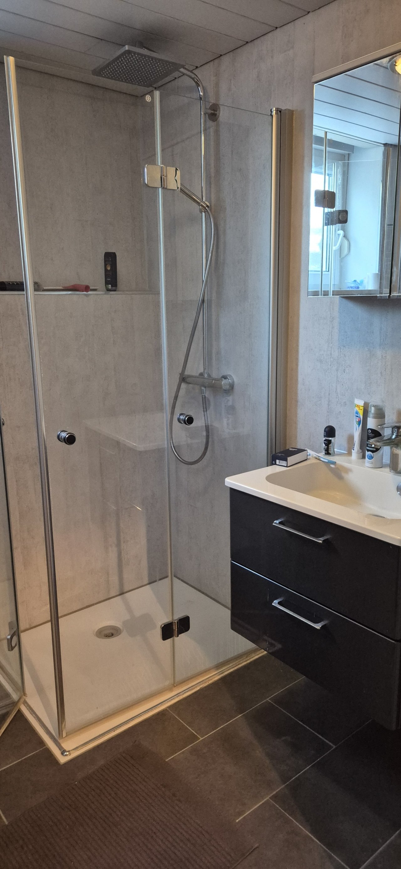 Einliegerwohnung Bad UG