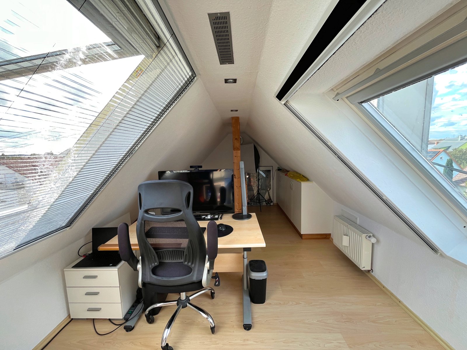 Büro im Dachgeschoss Büro im Dachgeschoss