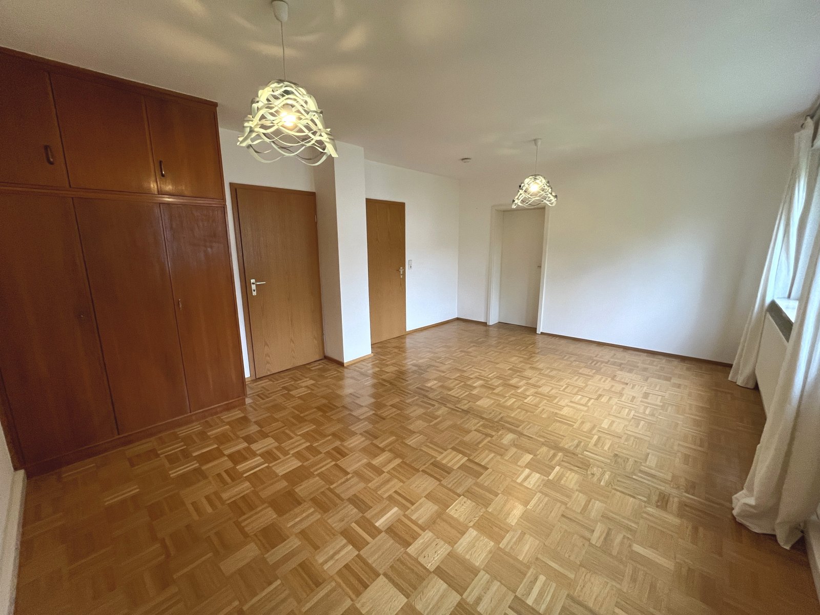 Wohn-/Schlafzimmer Bild 1