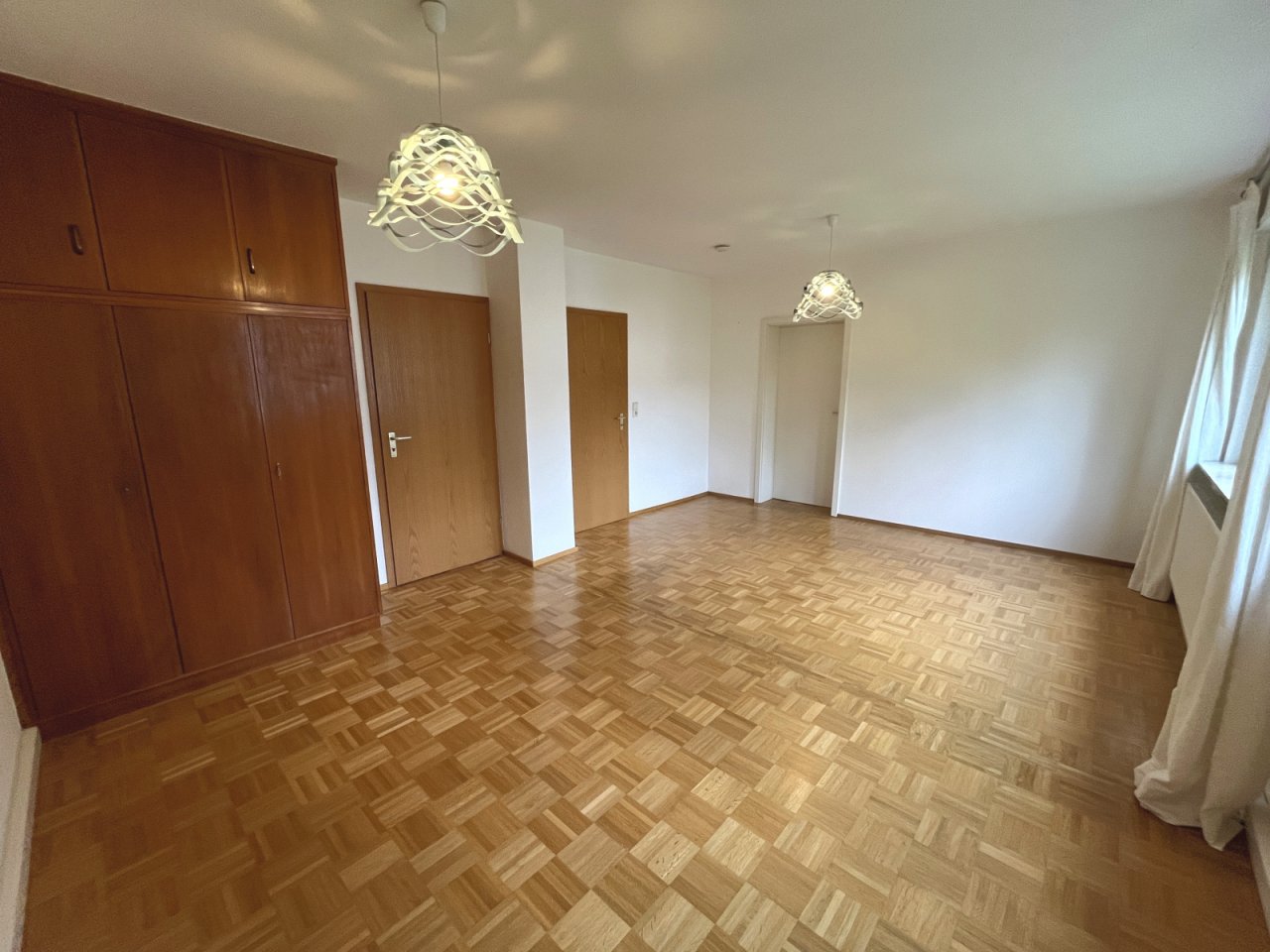 Wohn-/Schlafzimmer Bild 1